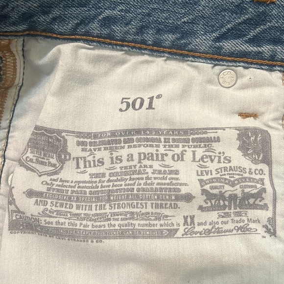 Levi 501 Shorts - Picture 4 of 5